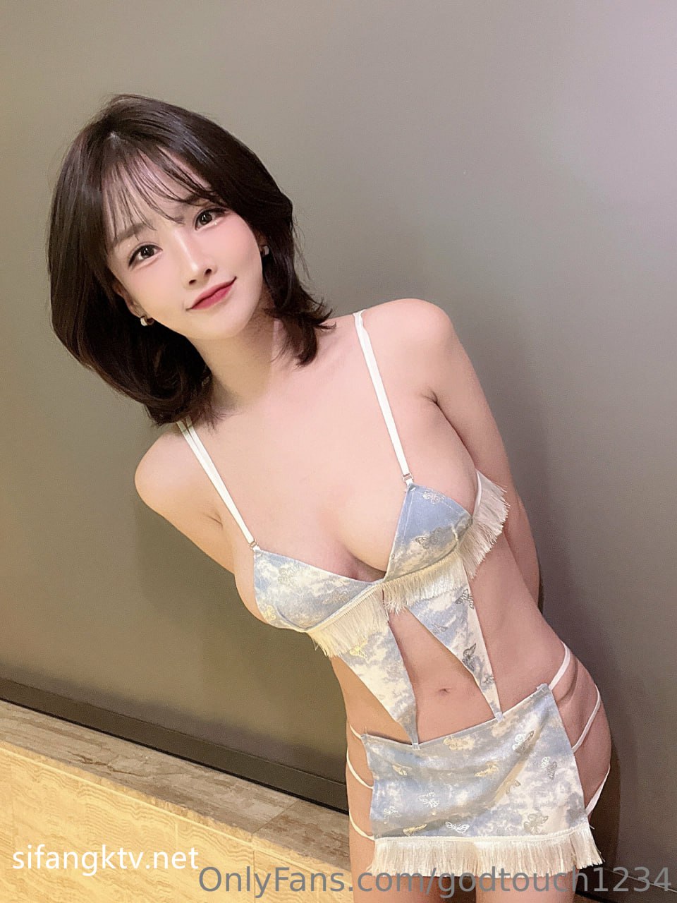 【2023-09-22】drinking cums on condom of 5 person